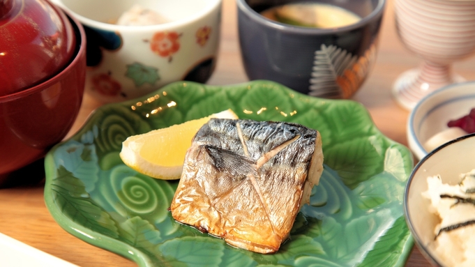 【朝食付プラン】唐津名物“朝からつごはん”！地魚茶漬けや干物など、ご当地食材をふんだんに♪